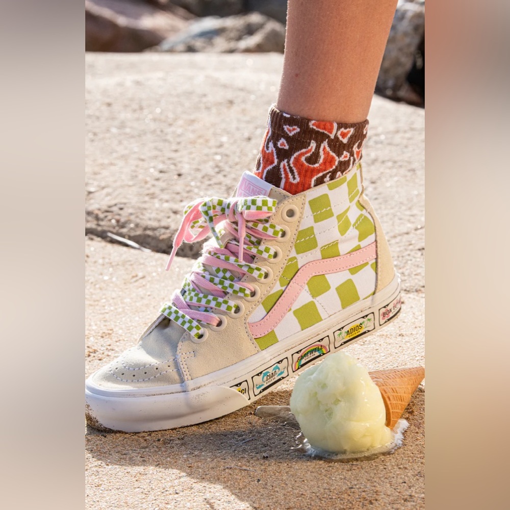 SK8-HI TAPERED VANS X EM ON HOLIDAY SNEAKER